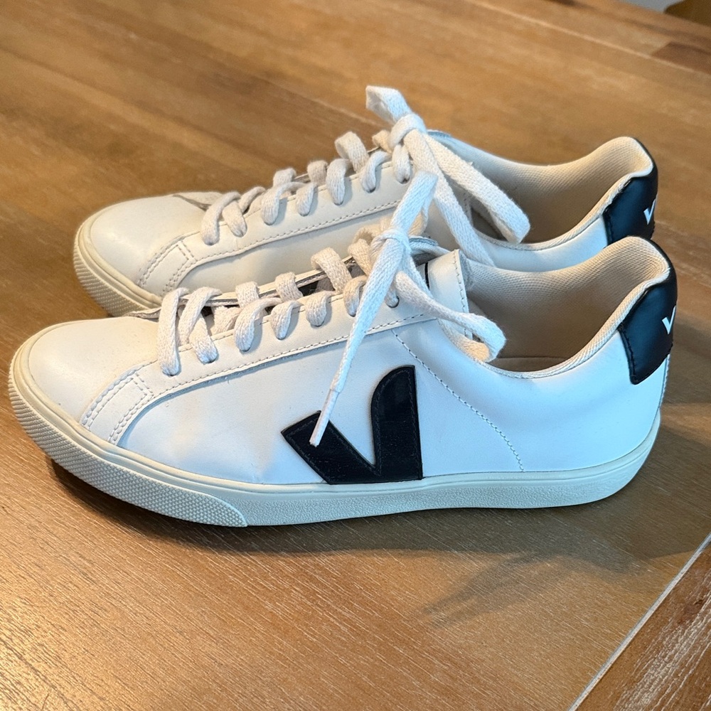 Veja White and Black Casual Sneakers